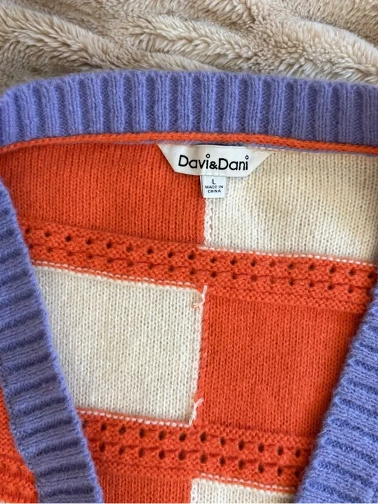 Davi & Dani Orange and Cream Checkered Cardigan with Lavender Trim Large - Picture 3 of 5